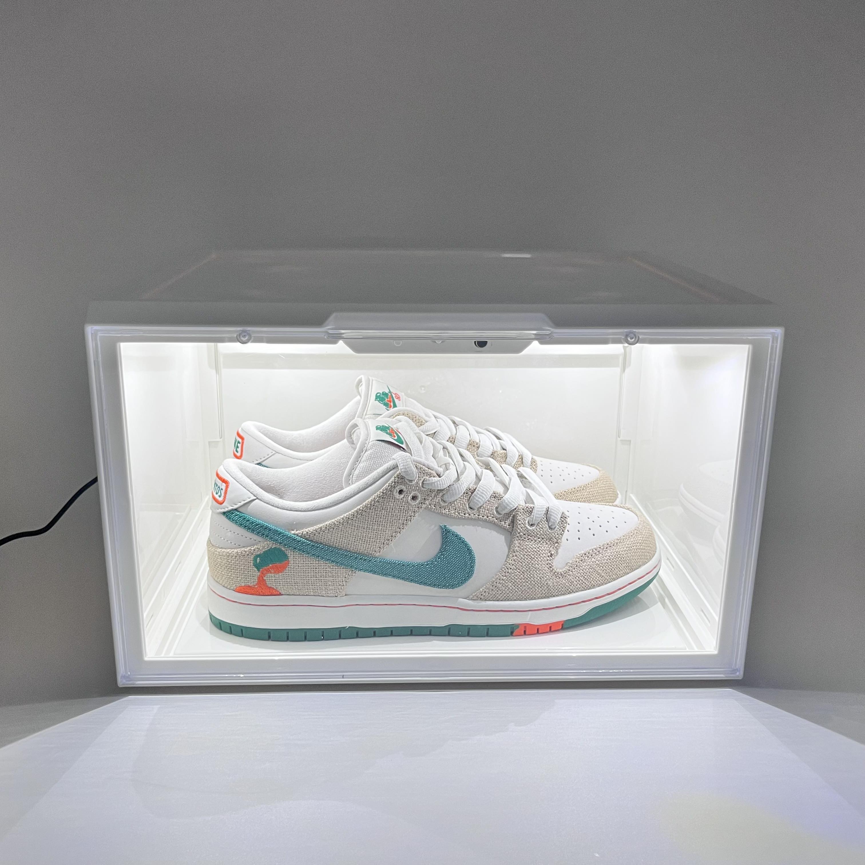 LED Sneakerbox - sound controlled