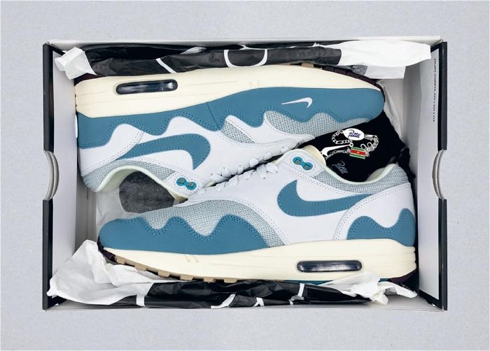 Larry Deadstock - 1000 Deadstock Sneakers