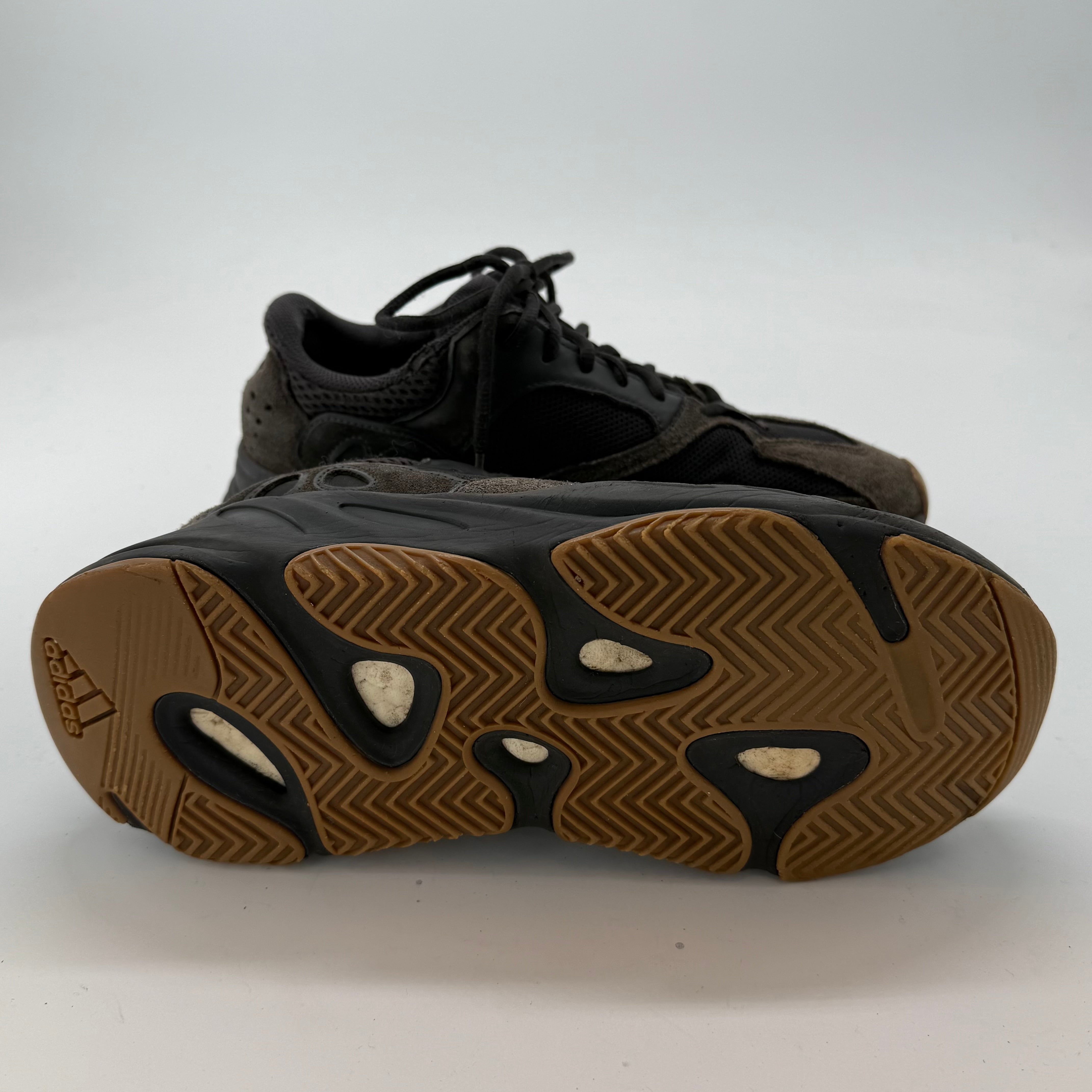 Yeezy Boost 700 Black EU 41 1/2