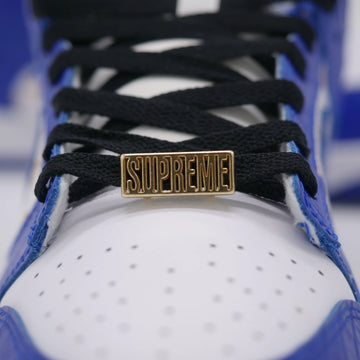 Nike SB Dunk Low Supreme Hyper Royal