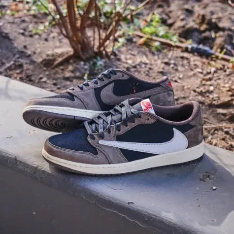 Air Jordan 1 Retro Low Travis Scott - CQ4277-001